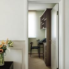 63㎡簡約三居，改動一面墻，拯救“長滿鞋”的極窄玄關(guān)！