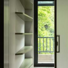 60㎡“老破小”學(xué)區(qū)房逆襲，挑戰(zhàn)二孩三房去客廳化親子空間